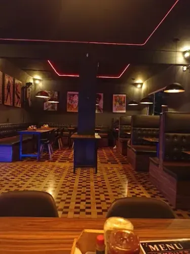 Alugo Bar  