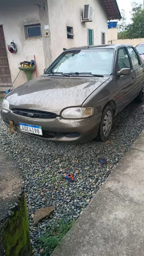 Ford Escort GL 1.6 MPI 2001