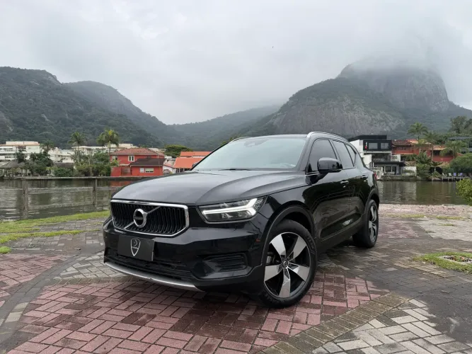 Volvo XC40 XC 40 T-4 Momentum 2.0 190cv FWD 2020