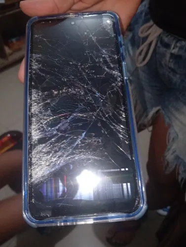 MOTO G54 , COM A TELA TRINCADA CARCAÇA BOA