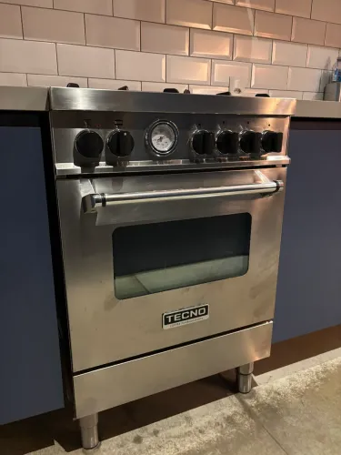 Fogão Tecno (Lofra) 4 bocas com forno eletrico ? inox