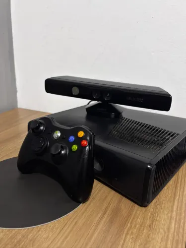 XBOX 360 DESBLOQUEADO + Kinect 