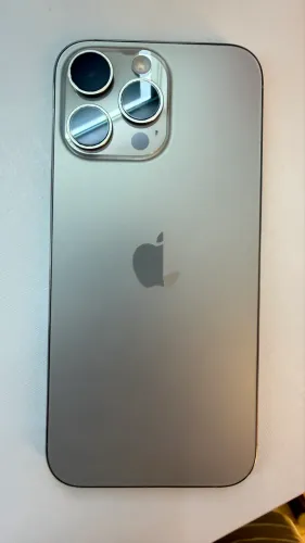 Vende-se iPhone 16 pro max 512g
