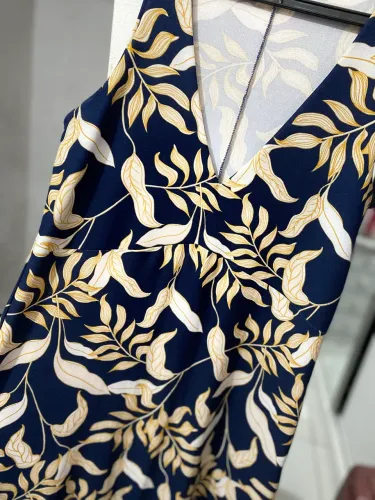 Vestido azul com flores 