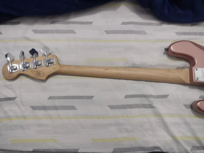 Contra Baixo Squier Afinity Pink
