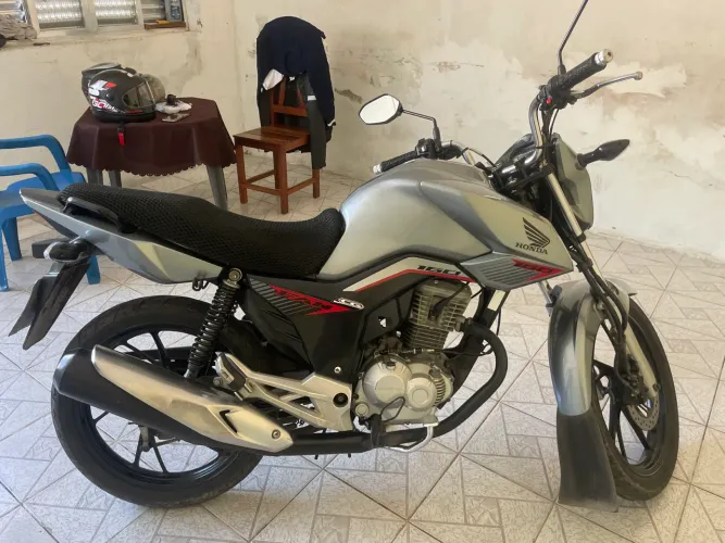Moto praticamente zera