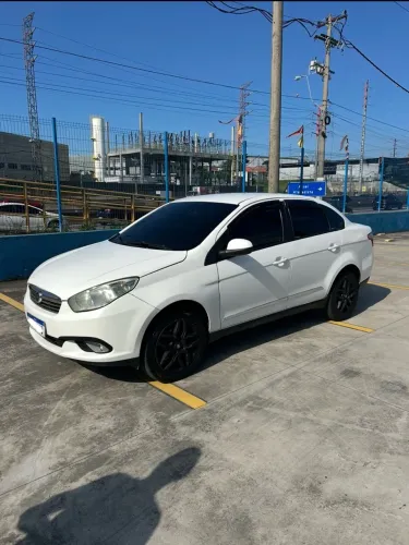 Fiat Grand Siena Essence 1.6 Flex 16V 2015