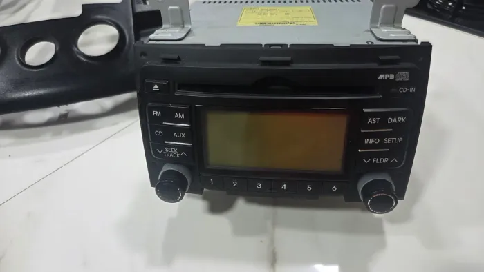 Rádio e moldura com porta trecos original i30