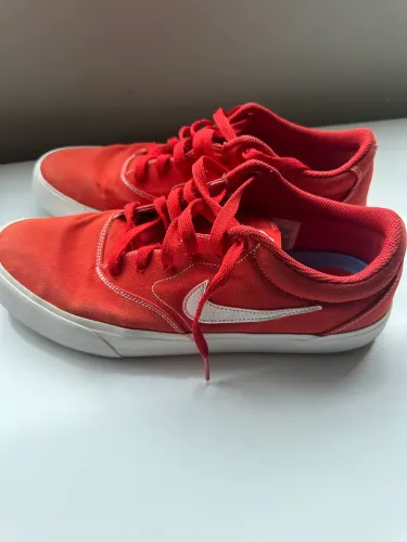 Tênis Nike vermelho masculino - TAM 42