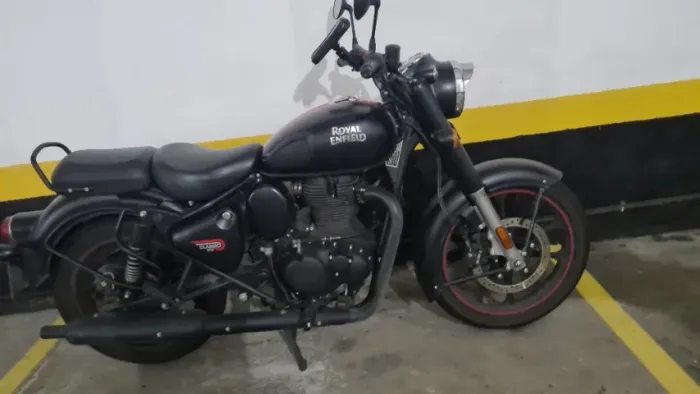Royal classic 350 dark