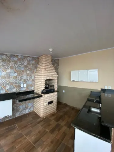 Casa com 3 Quarto(s) e 1 banheiro(s) para Alugar, 300 m² por R$ 1444 / Mês