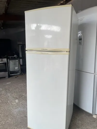 Geladeira Electrolux duplex 220v