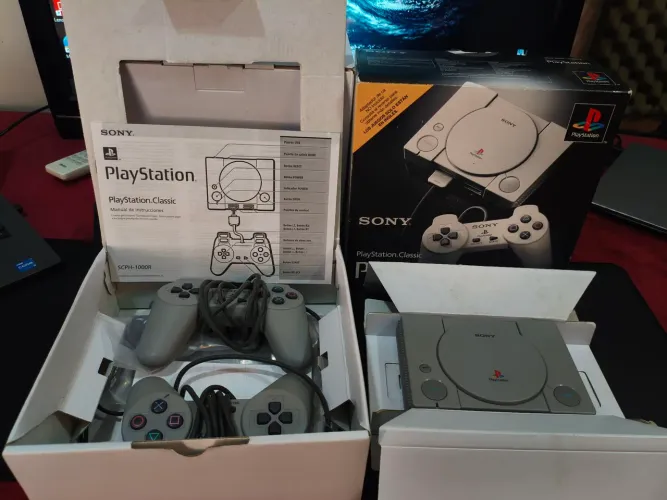 Playstation classic original na caixa
