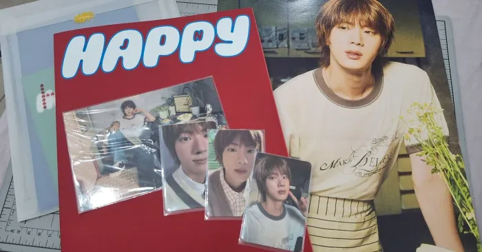 Álbum Happy versão Journey Jin BTS