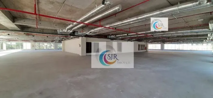Conjunto Comercial de 516m² úteis com 14 vagas em Edifício Triple A!!