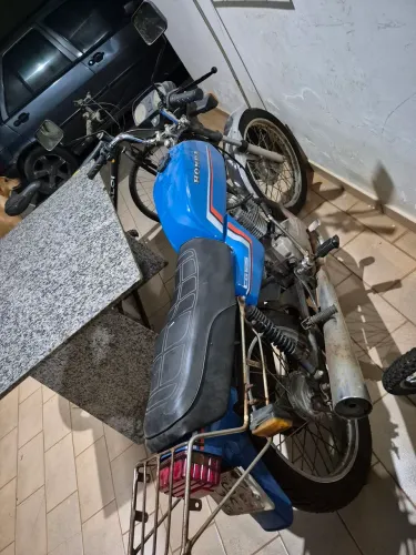 Somente venda cg 125 ano 83 4 marchas motor zero não rodou nem 100 km