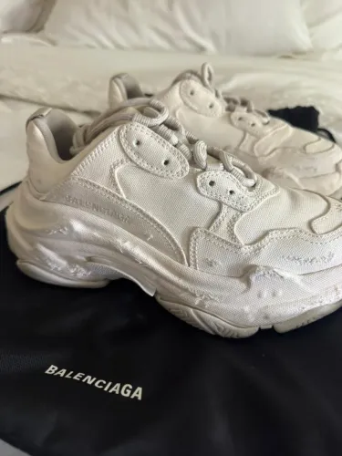 Tênis Balenciaga Triple S ( Daddy Shoes ) 