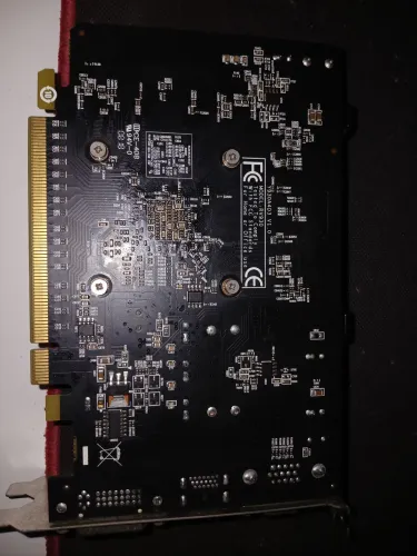 Placa de Vídeo AMD Radeon HD 6570 4GB - Dá Vídeo / Para Reparo