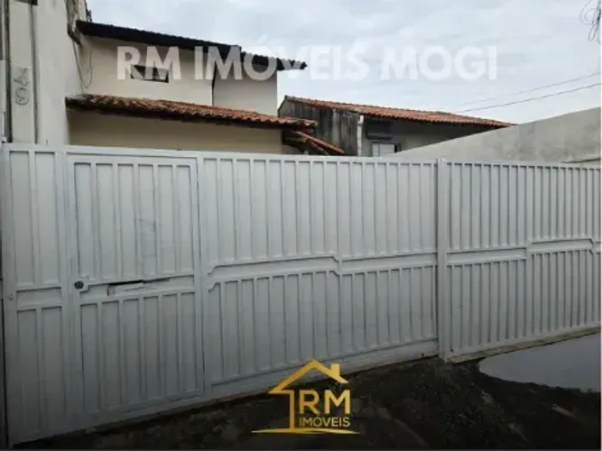 Vende linda casa no Mogi Moderno, casa com 3 dormitórios, 2 salas, 2 banheiros e edícula,