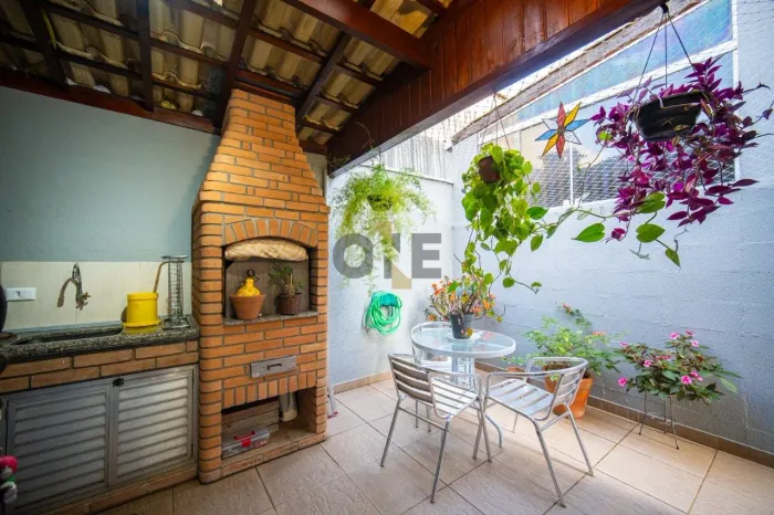 Casa com 2 dormitórios para venda - Granja Viana - Cotia - SP