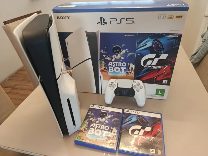 Ps5 slim mídia física 3 meses de uso 2 jogos garantia ainda 3500 no pix