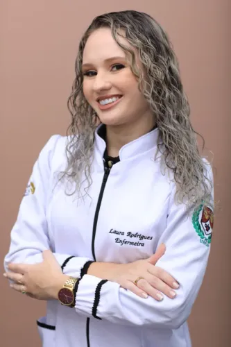 ENFERMEIRA - LAURA RODRIGUES 
