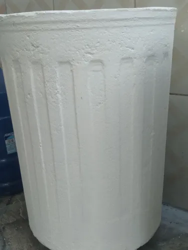 Vasos de cimento, leia a inscrição. 