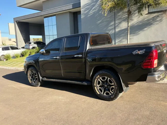 Toyota Hilux CD SRV 4X4 2.8 TDI Diesel Aut. 2022