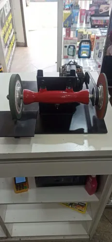 Máquina de afiar alicates de unha