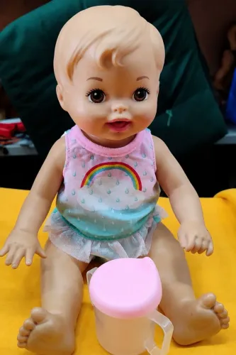 Boneca litlle mommy