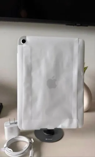 iPad 11 128GB Silver - Novo