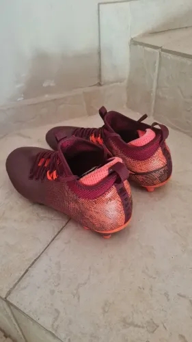 Chuteira Kipsta (Decathlon)