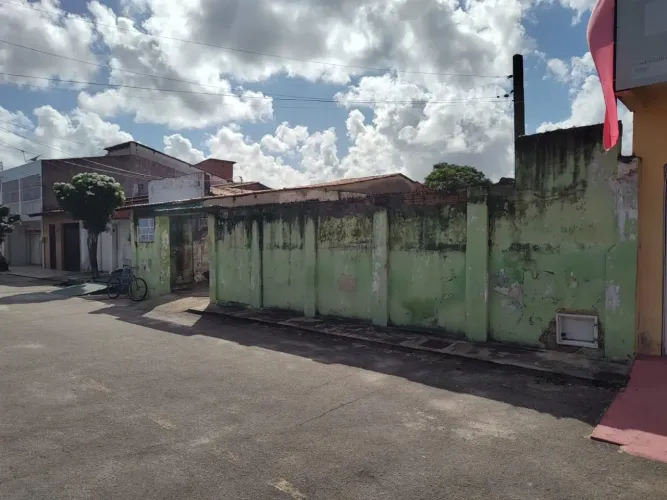 Terreno para venda possui 312 metros quadrados em Montese - Fortaleza - CE