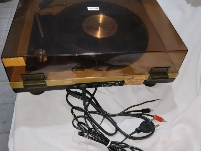 Toca disco Polyvox TD 2000
