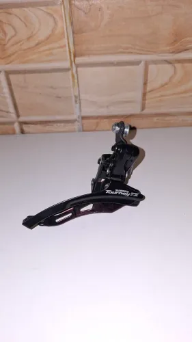 Cambio dianteiro shimano tz 