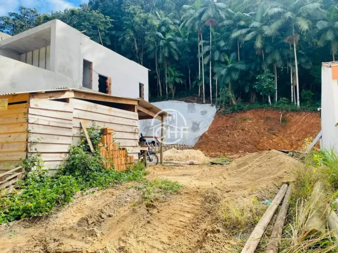TERRENO PRÓXIMO AO CENTRO