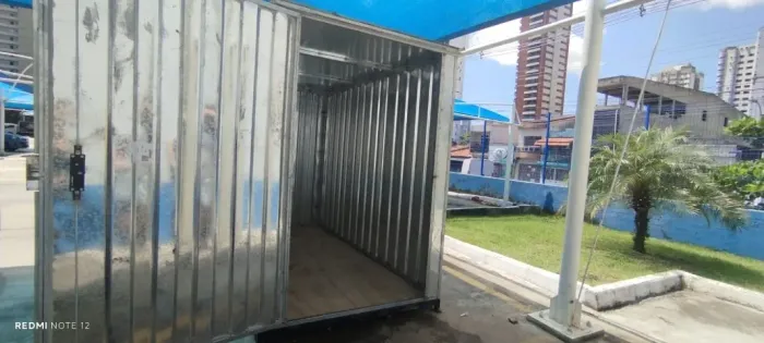 Troco 3 containers em carro