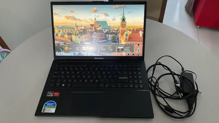 ASUS Vivobook Go 15 - Ryzen 5 | 8GB RAM| 1TB