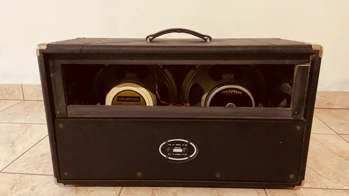 Caixa guitarra 2x12 com Celestion V30 e Celestion G12m