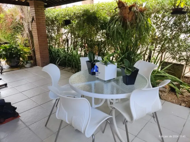 CASA À VENDA CONDOMÍNIO QUATRO RODAS R$ 1.650.000,00 ESPAÇO GOURMET, 4/4 SENDO 3 SUÍTES, J