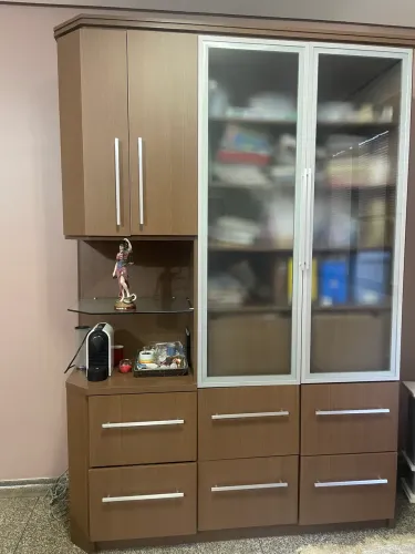 Armário com gavetas