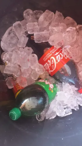 Procuro uma pessoa que saiba fazer um barracão