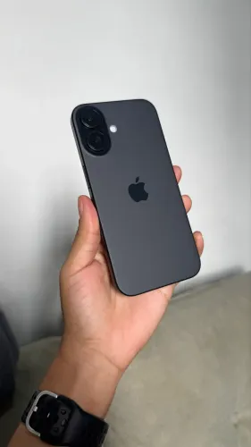 iPhone 16 