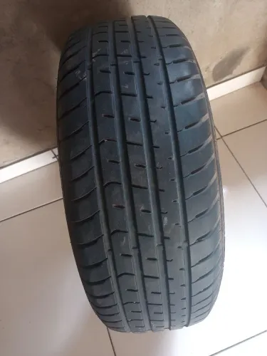 Pneu Aro15 195/60 R15 (uma unidade)