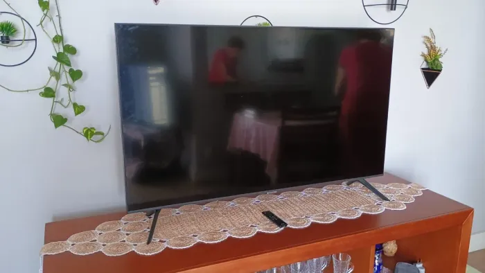 (AVARIA) Smart TV Samsung UN50CU7700GXZD de 50" (PEÇAS PARA RETiRADA)