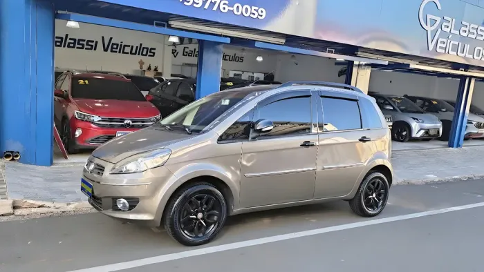 Fiat Idea Attractive 1.4 Fire Flex 8V 5P 2011