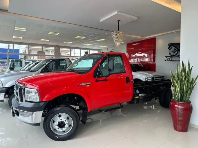 F4000 4X2 TURBO DIESEL RARIDADE APENAS 36.000 KM 2019 VERMELHA 2019/2019