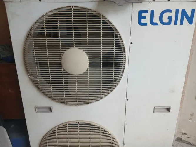 Ar-condicionado Elgin 60000Btus usado foi retirado funcionando