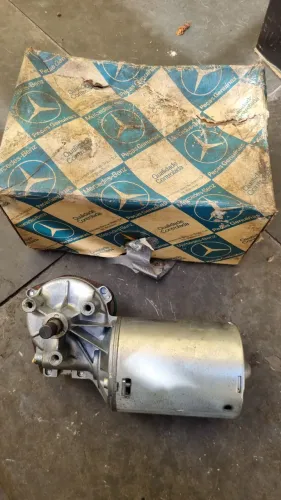 Motor limpador parabrisa MB ORIGINAL 1113 1313 1513 2213 12v Bosch