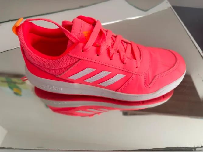 Tênis original adidas
